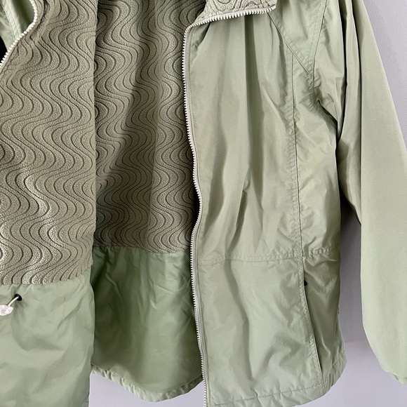 Columbia Women’s Spring Jacket - Picture 2 of 4